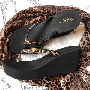 Guess wedge leopard flip flop sandals size 8